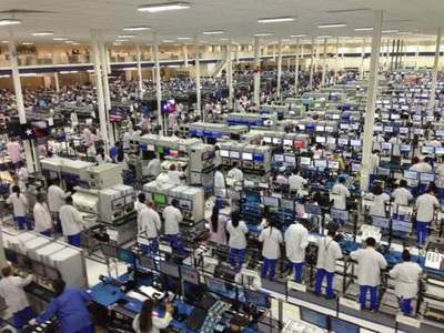 全球半数iPhone从何而来？郑州富士康的“世界工厂”传奇